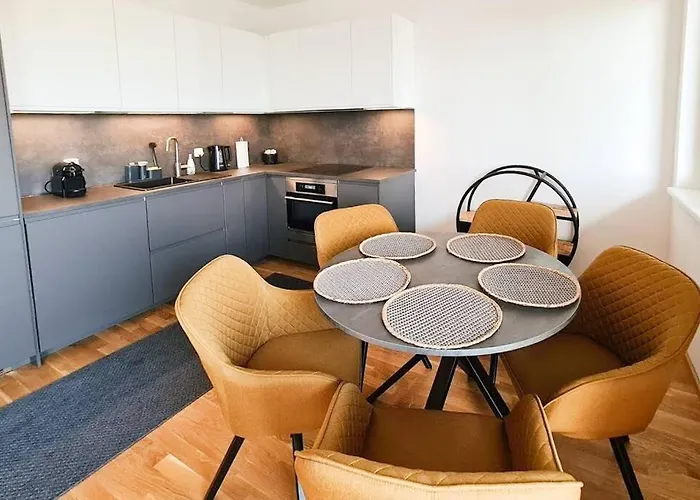 Lake View Suite